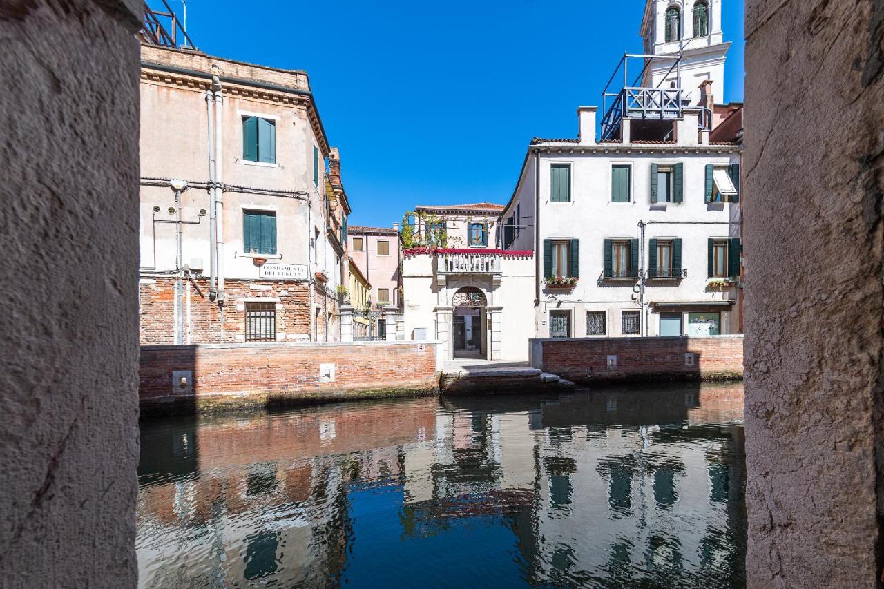 Ln Luxe Apartment Venice Canal View Exteriör bild