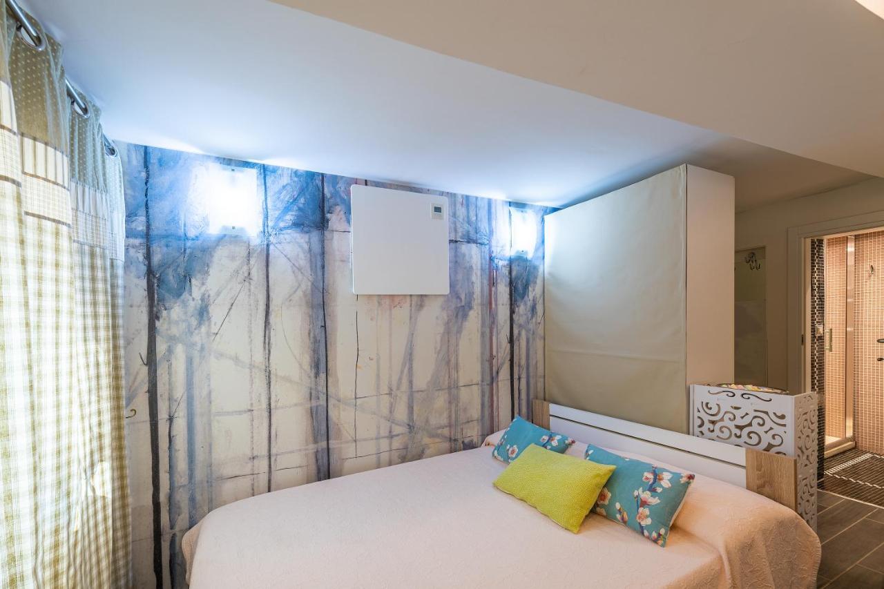 Ln Luxe Apartment Venice Canal View Exteriör bild