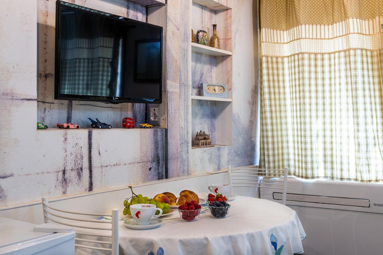 Ln Luxe Apartment Venice Canal View Exteriör bild