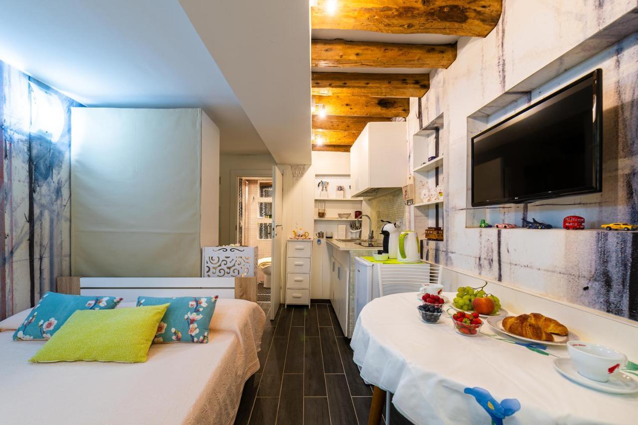 Ln Luxe Apartment Venice Canal View Exteriör bild